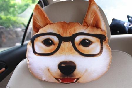 Подушка-подголовник 3D "Собачка в очках"