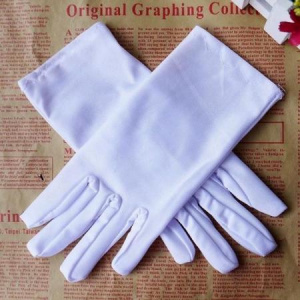 Перчатки короткие белые